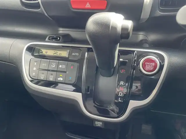ホンダ Ｎ ＢＯＸ G SSパッケージ 山形県 2014(平26)年 6.4万km プレミアムホワイトパール (株)IDOMが運営する【じしゃロン山形店】の自社ローン専用車両になります。/こちらは現金またはオートローンご利用時の価格です。/自社ローンご希望の方は別途その旨お申付け下さい。/Gathersナビ/【1SEG/Bluetooth/DVD/CD/FM/AM】/両側パワースライドドア/ETC/バックカメラ/ステアリングスイッチ/ウィンカーミラー/ライトレベライザー/プッシュスタート/スマートキー/USB