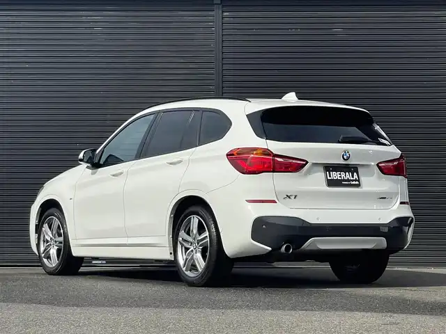 ＢＭＷ Ｘ１ xDrive 18d Mスポーツ 山梨県 2018(平30)年 5.3万km 白 Ｍスポーツ/４ＷＤ/インテリジェントセーフティー/ＬＫＡ/衝突軽減ブレーキ/純正ＨＤＤナビ/ＢＴ/ＵＳＢ/ミュージックサーバー/社外デジタルインナーミラー型ドラレコ/フットオープナー/スペアキー
