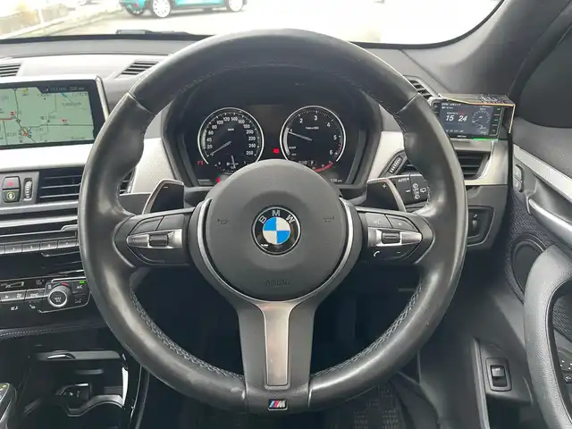 ＢＭＷ Ｘ１ xDrive 18d Mスポーツ 山梨県 2018(平30)年 5.3万km 白 Ｍスポーツ/４ＷＤ/インテリジェントセーフティー/ＬＫＡ/衝突軽減ブレーキ/純正ＨＤＤナビ/ＢＴ/ＵＳＢ/ミュージックサーバー/社外デジタルインナーミラー型ドラレコ/フットオープナー/スペアキー