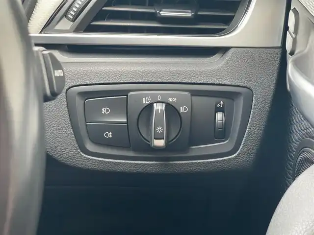 ＢＭＷ Ｘ１ xDrive 18d Mスポーツ 山梨県 2018(平30)年 5.3万km 白 Ｍスポーツ/４ＷＤ/インテリジェントセーフティー/ＬＫＡ/衝突軽減ブレーキ/純正ＨＤＤナビ/ＢＴ/ＵＳＢ/ミュージックサーバー/社外デジタルインナーミラー型ドラレコ/フットオープナー/スペアキー