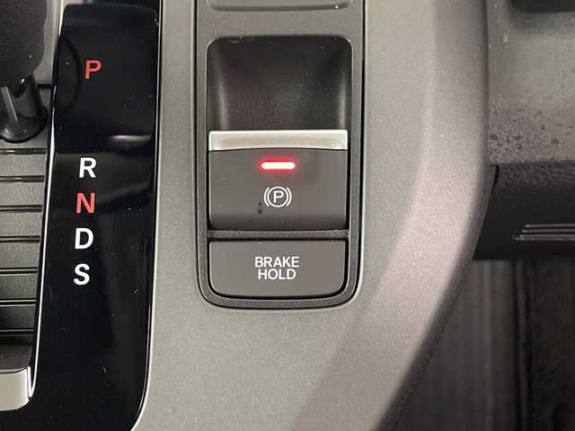 ホンダ フリード クロスター 埼玉県 2024(令6)年 0.1万km メテオロイドグレーメタリック 純正ナビ/　（TV/BT/FM/AM/USB)　/バックカメラ/ブラインドスポットモニター/ホンダセンシング　/両側電動スライドドア　/前席シートヒーター　/ルーフレール　/コーナーセンサー　　/純正アルミホイール/LEDヘッドライト/フォグランプ/革巻きハンドル/純正フロアマット/ECON