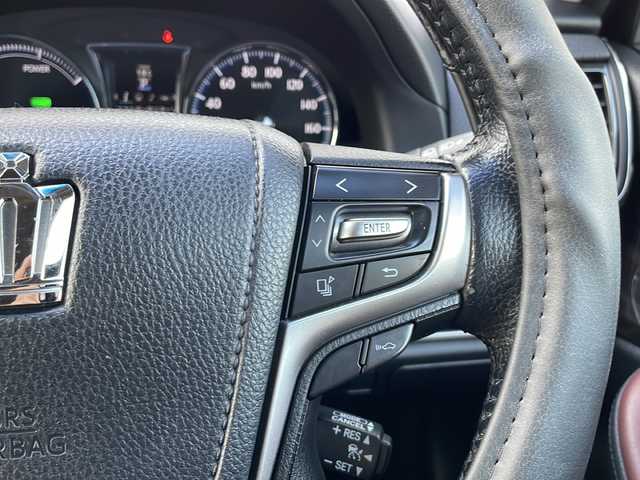 トヨタ クラウン ハイブリッド アスリートS 栃木県 2015(平27)年 6.8万km シルバーM 純正SDナビ/・Bluetooth CD DVD/・TV フルセグ/・バックカメラ/追従式クルーズコントロール/ETC2.0/ドライブレコーダー/前席パワーシート/純正17インチアルミホイール/コーナーセンサー/LEDヘッドライト/オートライト