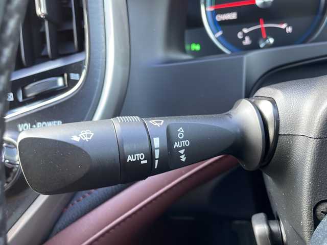 トヨタ クラウン ハイブリッド アスリートS 栃木県 2015(平27)年 6.8万km シルバーM 純正SDナビ/・Bluetooth CD DVD/・TV フルセグ/・バックカメラ/追従式クルーズコントロール/ETC2.0/ドライブレコーダー/前席パワーシート/純正17インチアルミホイール/コーナーセンサー/LEDヘッドライト/オートライト