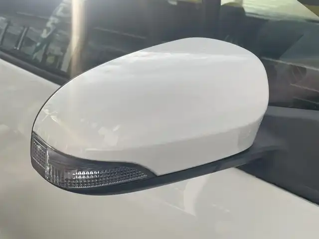 トヨタ ヴィッツ RS 神奈川県 2011(平23)年 11.9万km ホワイトパールクリスタルシャイン パドルシフト/モデリスタエアロ（モデリスタバージョン for RS）/社外ＡＷ１５インチ/純正ナビ（NSZT-W60）/CD/DVD/FM/AM/BT/ワンセグTV/SD/AUX/バックカメラ/ＡＡＣ/ＥＴＣ/キセノンヘッドライト/フォグランプ/オートライト