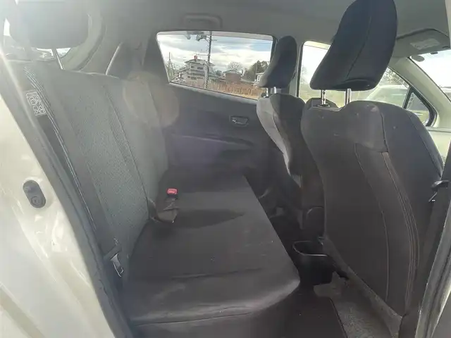 トヨタ ヴィッツ RS 神奈川県 2011(平23)年 11.9万km ホワイトパールクリスタルシャイン パドルシフト/モデリスタエアロ（モデリスタバージョン for RS）/社外ＡＷ１５インチ/純正ナビ（NSZT-W60）/CD/DVD/FM/AM/BT/ワンセグTV/SD/AUX/バックカメラ/ＡＡＣ/ＥＴＣ/キセノンヘッドライト/フォグランプ/オートライト