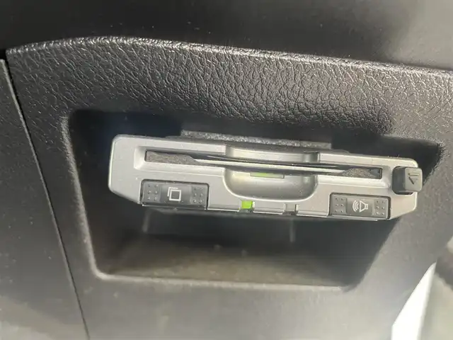 トヨタ ヴィッツ RS 神奈川県 2011(平23)年 11.9万km ホワイトパールクリスタルシャイン パドルシフト/モデリスタエアロ（モデリスタバージョン for RS）/社外ＡＷ１５インチ/純正ナビ（NSZT-W60）/CD/DVD/FM/AM/BT/ワンセグTV/SD/AUX/バックカメラ/ＡＡＣ/ＥＴＣ/キセノンヘッドライト/フォグランプ/オートライト