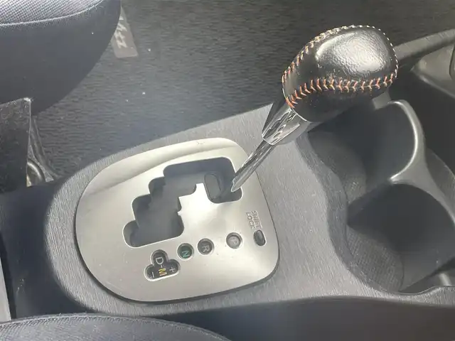 トヨタ ヴィッツ RS 神奈川県 2011(平23)年 11.9万km ホワイトパールクリスタルシャイン パドルシフト/モデリスタエアロ（モデリスタバージョン for RS）/社外ＡＷ１５インチ/純正ナビ（NSZT-W60）/CD/DVD/FM/AM/BT/ワンセグTV/SD/AUX/バックカメラ/ＡＡＣ/ＥＴＣ/キセノンヘッドライト/フォグランプ/オートライト