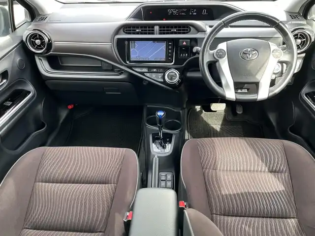 トヨタ アクア G 奈良県 2015(平27)年 2.8万km ダークバイオレットマイカメタリック 純正ナビ（NSZT-W64）/（フルセグ/BT/CD/DVD）/レーダークルーズコントロール/バックカメラ/前席シートヒーター/オートライト/電動格納ミラー/LEDヘッドライト/ETC/純正15インチAW/保証書/取り扱説明書/スペアキーX1