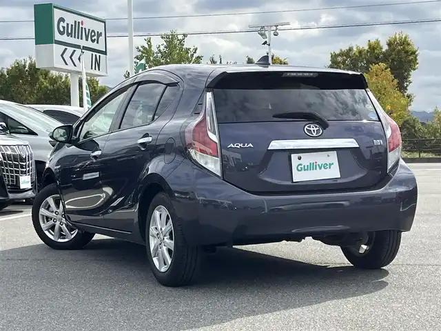 トヨタ アクア G 奈良県 2015(平27)年 2.8万km ダークバイオレットマイカメタリック 純正ナビ（NSZT-W64）/（フルセグ/BT/CD/DVD）/レーダークルーズコントロール/バックカメラ/前席シートヒーター/オートライト/電動格納ミラー/LEDヘッドライト/ETC/純正15インチAW/保証書/取り扱説明書/スペアキーX1