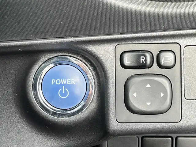 トヨタ アクア G 奈良県 2015(平27)年 2.8万km ダークバイオレットマイカメタリック 純正ナビ（NSZT-W64）/（フルセグ/BT/CD/DVD）/レーダークルーズコントロール/バックカメラ/前席シートヒーター/オートライト/電動格納ミラー/LEDヘッドライト/ETC/純正15インチAW/保証書/取り扱説明書/スペアキーX1