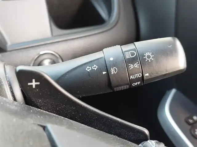 スズキ ソリオ バンディット HV MV 東京都 2019(平31)年 7.9万km スーパーブラックパール 純正ナビ/　・フルセグTV/　・Bluetooth接続/　・CD/DVD再生/　・SDミュージックサーバー/　・AM/FMラジオ/バックカメラ/ETC/ドライブレコーダー/被害軽減ブレーキ/両側パワースライドドア/クルーズコントロール/パドルシフト/純正フロアマット/LEDヘッドライト/プッシュスタート/スマートキー