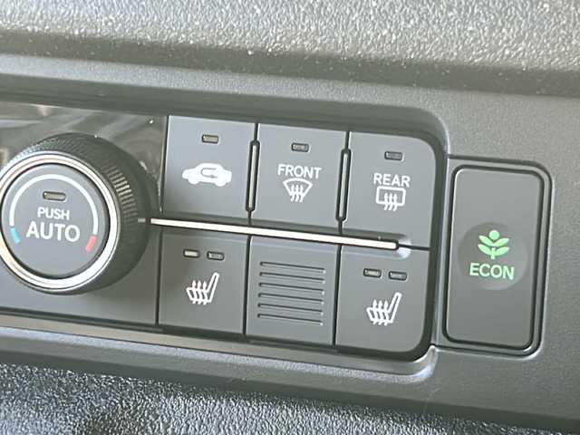 ホンダ Ｎ ＢＯＸ カスタム 広島県 2025(令7)年 0.1万km クリスタルブラックパール Honda SENSING/●衝突軽減ブレーキ（CMBS）/●先行車発進お知らせ機能/●歩行者事故低減ステアリング/●路外逸脱抑制機能/●標識認識機能/●渋滞追従機能付アダプティブクルーズコントロール（ACC）/●車線維持支援システム（LKAS）/●誤発進抑制機能/●後方誤発進抑制機能/●近距離衝突軽減ブレーキ/●急アクセル抑制機能/●パーキングセンサーシステム/●オートハイビーム/ダイレクトプロジェクション式フルLEDヘッドライト/シーケンシャルターンランプ/片側パワースライドドア/ナビ装着用スペシャルパッケージ/シートヒーター（D/N）/フロントシートアームレスト（運転席）/オートリトラミラー/スマートキー/プッシュスタート/ロールサンシェード/フルエアコン/W+サイド+カーテンエアバッグ/電子制御パーキングブレーキ/オートブレーキホールド機能/360°スーパーUV・IRカット パッケージ/エマージェンシーストップシグナル/トリコットシート（ブラック）/14インチアルミホイール（シャークグレー塗装＋切削）