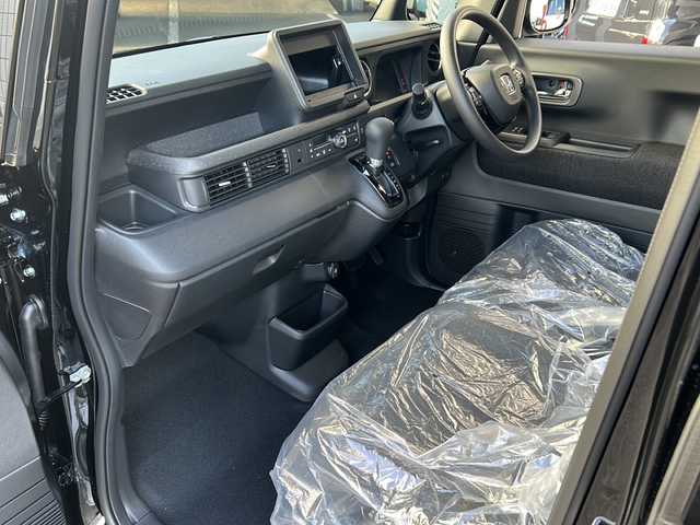 ホンダ Ｎ ＢＯＸ カスタム 広島県 2025(令7)年 0.1万km クリスタルブラックパール Honda SENSING/●衝突軽減ブレーキ（CMBS）/●先行車発進お知らせ機能/●歩行者事故低減ステアリング/●路外逸脱抑制機能/●標識認識機能/●渋滞追従機能付アダプティブクルーズコントロール（ACC）/●車線維持支援システム（LKAS）/●誤発進抑制機能/●後方誤発進抑制機能/●近距離衝突軽減ブレーキ/●急アクセル抑制機能/●パーキングセンサーシステム/●オートハイビーム/ダイレクトプロジェクション式フルLEDヘッドライト/シーケンシャルターンランプ/片側パワースライドドア/ナビ装着用スペシャルパッケージ/シートヒーター（D/N）/フロントシートアームレスト（運転席）/オートリトラミラー/スマートキー/プッシュスタート/ロールサンシェード/フルエアコン/W+サイド+カーテンエアバッグ/電子制御パーキングブレーキ/オートブレーキホールド機能/360°スーパーUV・IRカット パッケージ/エマージェンシーストップシグナル/トリコットシート（ブラック）/14インチアルミホイール（シャークグレー塗装＋切削）