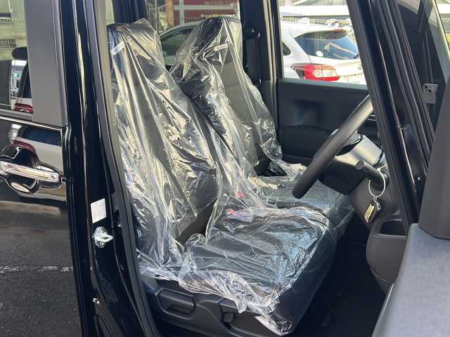 ホンダ Ｎ ＢＯＸ カスタム 広島県 2025(令7)年 0.1万km クリスタルブラックパール Honda SENSING/●衝突軽減ブレーキ（CMBS）/●先行車発進お知らせ機能/●歩行者事故低減ステアリング/●路外逸脱抑制機能/●標識認識機能/●渋滞追従機能付アダプティブクルーズコントロール（ACC）/●車線維持支援システム（LKAS）/●誤発進抑制機能/●後方誤発進抑制機能/●近距離衝突軽減ブレーキ/●急アクセル抑制機能/●パーキングセンサーシステム/●オートハイビーム/ダイレクトプロジェクション式フルLEDヘッドライト/シーケンシャルターンランプ/片側パワースライドドア/ナビ装着用スペシャルパッケージ/シートヒーター（D/N）/フロントシートアームレスト（運転席）/オートリトラミラー/スマートキー/プッシュスタート/ロールサンシェード/フルエアコン/W+サイド+カーテンエアバッグ/電子制御パーキングブレーキ/オートブレーキホールド機能/360°スーパーUV・IRカット パッケージ/エマージェンシーストップシグナル/トリコットシート（ブラック）/14インチアルミホイール（シャークグレー塗装＋切削）