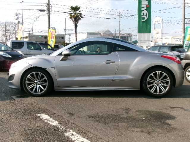 プジョー ＲＣＺ 岡山県 2012(平24)年 7.7万km シルバー ワンオーナー/社外SDナビ/フルセグテレビ/Bluetooth/DVD再生可能/ブラックレザーシート/前席シートヒーター/前席パワーシート/シートメモリー/可変リアスポイラー/クルーズコントロール/オートライト/オートワイパー/ソナーセンサー/キセノンヘッドライト/純正18AW/純正フロアマット/ETC