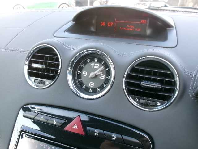 プジョー ＲＣＺ 岡山県 2012(平24)年 7.7万km シルバー ワンオーナー/社外SDナビ/フルセグテレビ/Bluetooth/DVD再生可能/ブラックレザーシート/前席シートヒーター/前席パワーシート/シートメモリー/可変リアスポイラー/クルーズコントロール/オートライト/オートワイパー/ソナーセンサー/キセノンヘッドライト/純正18AW/純正フロアマット/ETC