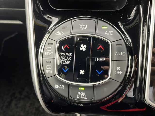 トヨタ ヴォクシー ZS 煌Ⅱ 岐阜県 2020(令2)年 5.1万km ホワイトパールクリスタルシャイン 純正ナビ　/クルーズコントロール　/ドライブレコーダー　/後席モニター　/ビルトインＥＴＣ　/衝突軽減システム　/横滑り防止装置　/前後コーナーセンサー　/レーンキープアシスト/アイドリングストップ/ＬＥＤヘッドライト/オートハイビーム　/オートライト/両側パワースライドドア/純正16インチアルミホイール/プッシュスタート/スマートキー