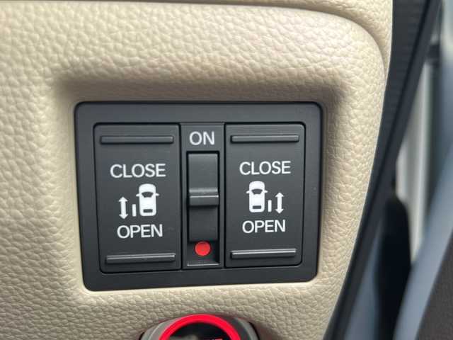 ホンダ Ｎ ＢＯＸ G L ホンダセンシング 沖縄県 2017(平29)年 0.9万km モーニングミストブルーM 純正8型ナビ/（ＡＭ／ＦＭ／ＣＤ／ＤＶＤ／ＢＴ）/フルセグＴＶ/バックモニター/両側パワスラ/クルーズコントロール/ホンダセンシング/ドラレコ/ＥＴＣ/純正フロアマット/スマートキー/ドライブレコーダー/LEDヘッドライト/ETC/スマートキー