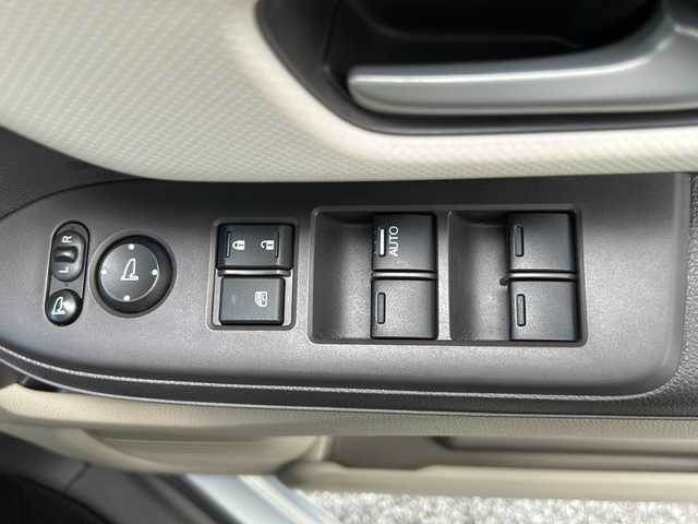 ホンダ Ｎ ＢＯＸ G L ホンダセンシング 沖縄県 2017(平29)年 0.9万km モーニングミストブルーM 純正8型ナビ/（ＡＭ／ＦＭ／ＣＤ／ＤＶＤ／ＢＴ）/フルセグＴＶ/バックモニター/両側パワスラ/クルーズコントロール/ホンダセンシング/ドラレコ/ＥＴＣ/純正フロアマット/スマートキー/ドライブレコーダー/LEDヘッドライト/ETC/スマートキー