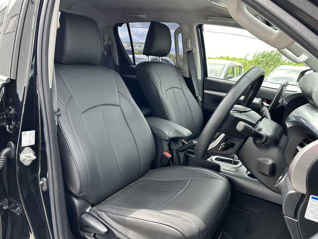 トヨタ ハイラックス Z 奈良県 2020(令2)年 3.7万km アティチュードブラックマイカ ALPINEナビ(フルセグTV/CD/DVD/AM・FM/BT/HDMI)/バックカメラ/ETC/前後ドラレコ/AEROKLAS(エアロクラス)トノカバー/GRフロントバンパーカバー/GRドアハンドルプロテクター/パートタイム4WD/リヤデフロック/ダウンヒルアシストコントロール/排出ガス浄化スイッチ/パワーヒーター/横滑り防止装置/レーンキープアシスト/衝突被害軽減システム/LEDヘッドライト/純正フロアマット/純正マッドフラップ/ドアバイザー/スペアキー