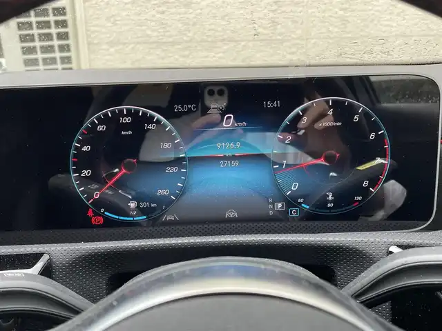 メルセデス・ベンツ Ａ１８０ スタイル AMGライン 静岡県 2020(令2)年 2.8万km コスモスブラック 純正ナビ/フルセグTV/BT/USB/バックカメラ/ハーフレザーシート/前席メモリー付パワーシート/前席シートヒーター /前後ドライブレコーダー/衝突軽減ブレーキ/レーンキープアシスト/アテンションアシスト/クリアランスソナー/ブラインドスポットモニター/レーダークルーズコントロール/パドルシフト/ステアリングスイッチ/LEDヘッドライト/純正18インチAW/スマートキー×2/保証書/取扱説明書