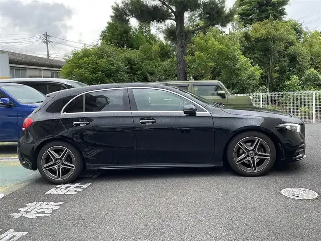 メルセデス・ベンツ Ａ１８０ スタイル AMGライン 静岡県 2020(令2)年 2.8万km コスモスブラック 純正ナビ/フルセグTV/BT/USB/バックカメラ/ハーフレザーシート/前席メモリー付パワーシート/前席シートヒーター /前後ドライブレコーダー/衝突軽減ブレーキ/レーンキープアシスト/アテンションアシスト/クリアランスソナー/ブラインドスポットモニター/レーダークルーズコントロール/パドルシフト/ステアリングスイッチ/LEDヘッドライト/純正18インチAW/スマートキー×2/保証書/取扱説明書