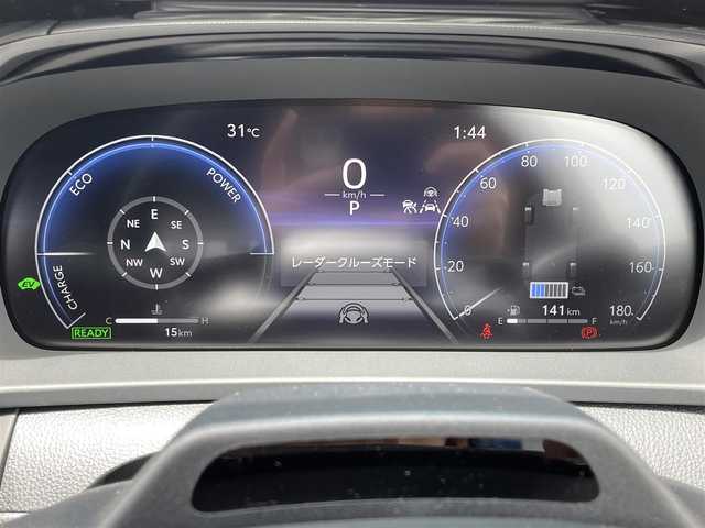 トヨタ クラウン エステート Z 宮崎県 2025(令7)年 0.1万km未満 マッシブグレー 4WD/パノラマルーフ/純正12.3型ディスプレイオーディオプラス/　(コネクティッドナビ対応)/フルセグTV/ハンズフリーパワーバックドア/パノラミックビューモニター/ビルトインETC2.0/レーダークルーズコントロール/クリアランスソナー/セーフティセンス/・プリクラッシュセーフティ/・フロントクロストラフィックアラート/・レーントレーシングアシスト/・ロードサインアシスト/・プロアクティブドライビングアシスト/・発進遅れ告知機能/・緊急時操舵支援/・レーンチェンジアシスト/・レーンディパーチャーアラート/・アダプティブハイビームシステム/・ドライバー異常時対応システム/トヨタチームメイト/パーキングサポートブレーキ/ブラインドスポットモニター/デジタルインナーミラー/LEDヘッドランプ/本革巻きステアリング/ステアリングヒーター/パドルシフト/ドライバーモニターカメラ/ブラック革シート/前席パワーシート/前席シートヒーター/ベンチレーション/運転席ドライビングポジションシステム/純正21インチアルミホイール/スマートエントリー/スタートシステム/禁煙車