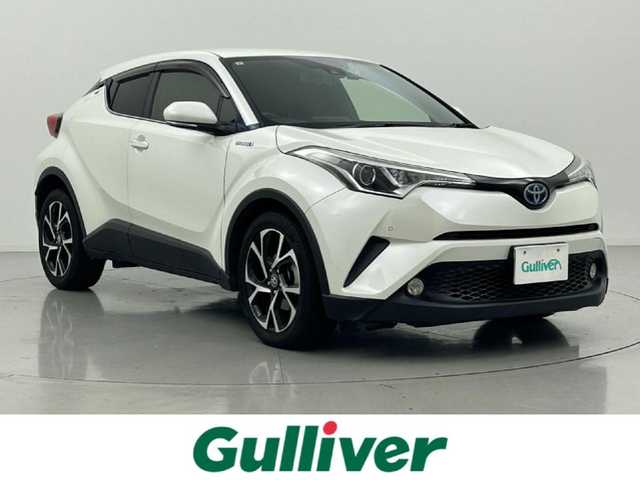 トヨタ Ｃ－ＨＲ G 熊本県 2017(平29)年 10.9万km ホワイトパールクリスタルシャイン 純正ナビNSZT-W66T（ＤＶＤ・フルセグ・ＢＴ・ＳＤ・ＵＳＢ）/バックカメラ　/社外前方ドライブレコーダーDC-DR651　/ビルトインＥＴＣ　/前後クリアランスソナー　/衝突軽減ブレーキ　/レーンキープアシスト　/横滑り防止　/ブラインドスポットモニター/純正フロアマット/純正１８インチAW/オートライト/オートマチックハイビーム/LEDヘッドライト/フォグランプ/スマートキー/プッシュスタート/スペアキー