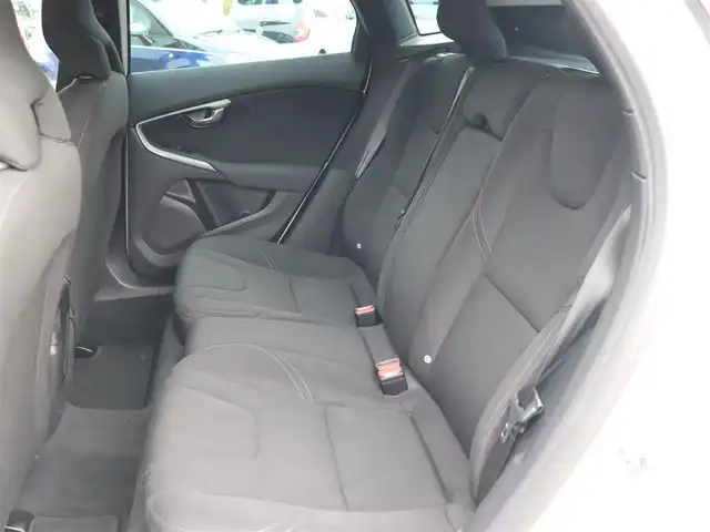 ボルボ Ｖ４０ D4 キネティック 長野県 2018(平30)年 4.1万km アイスホワイト 純正ナビ/バックカメラ/ＡＣＣ/BLIS/衝突軽減ブレーキ/レーンキープアシスト/ブラインドスポットモニター/パークセンサー/純正１６ＡＷ/スマートキー/ＥＴＣ/ドライブレコーダー/ＬＥＤヘッドライト/保証書・取説・スペアキー