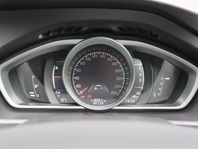 ボルボ Ｖ４０ D4 キネティック 長野県 2018(平30)年 4.1万km アイスホワイト 純正ナビ/バックカメラ/ＡＣＣ/BLIS/衝突軽減ブレーキ/レーンキープアシスト/ブラインドスポットモニター/パークセンサー/純正１６ＡＷ/スマートキー/ＥＴＣ/ドライブレコーダー/ＬＥＤヘッドライト/保証書・取説・スペアキー