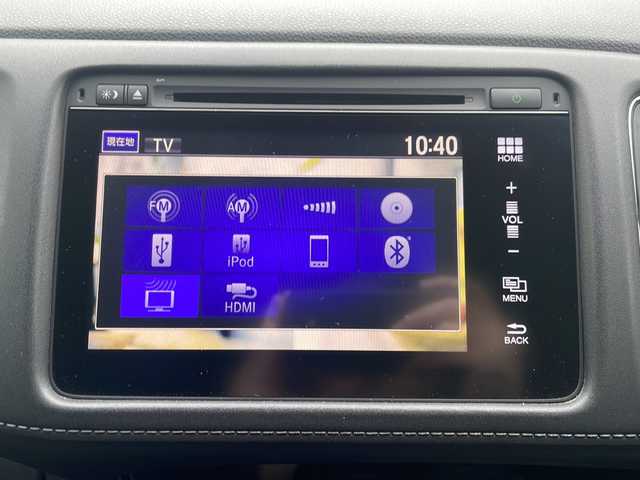 ホンダ ヴェゼル ハイブリッド Z 福島県 2014(平26)年 8.2万km ホワイトオーキッドパール 純正ナビゲーション/・フルセグTV/BT/CD/DVD/USB/HDMI/iPod/FM/AM/・バックカメラ/・前後ドライブレコーダー/・ビルトインETC/ハーフレザーシート/・シートヒーター/革張りステアリング/・ステアリングリモコン/・パドルシフト/クルーズコントロール/電子パーキング/・オートブレーキホールド/横滑り防止装置/プッシュスタート/・スマートキー/電動格納ミラー/・ウィンカーミラー/LEDヘッドライト/・オートライト/・フォグランプ/純正フロアマット/ドアバイザー/ルーフレール