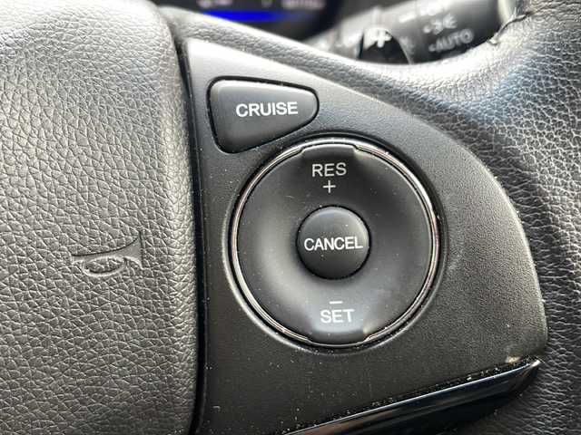 ホンダ ヴェゼル ハイブリッド Z 福島県 2014(平26)年 8.2万km ホワイトオーキッドパール 純正ナビゲーション/・フルセグTV/BT/CD/DVD/USB/HDMI/iPod/FM/AM/・バックカメラ/・前後ドライブレコーダー/・ビルトインETC/ハーフレザーシート/・シートヒーター/革張りステアリング/・ステアリングリモコン/・パドルシフト/クルーズコントロール/電子パーキング/・オートブレーキホールド/横滑り防止装置/プッシュスタート/・スマートキー/電動格納ミラー/・ウィンカーミラー/LEDヘッドライト/・オートライト/・フォグランプ/純正フロアマット/ドアバイザー/ルーフレール