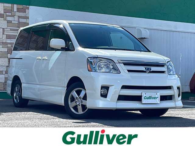 トヨタ ノア S 徳島県 2004(平16)年 2.3万km ホワイトパールマイカ 社外ナビ　AVIC-RW712/（DISC/SD/フルセグ/BT/）/バックカメラ/前方ドライブレコーダー　ZDR035/純正15インチアルミホイール/両側電動スライドドア/ハーフレザーシート/純正フロアマット/キセノンヘッドライト/リモコンキー/スペアキー/フェンダーポール/盗難防止装置/ダブルエアバック/新車時保証書