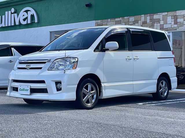 トヨタ ノア S 徳島県 2004(平16)年 2.3万km ホワイトパールマイカ 社外ナビ　AVIC-RW712/（DISC/SD/フルセグ/BT/）/バックカメラ/前方ドライブレコーダー　ZDR035/純正15インチアルミホイール/両側電動スライドドア/ハーフレザーシート/純正フロアマット/キセノンヘッドライト/リモコンキー/スペアキー/フェンダーポール/盗難防止装置/ダブルエアバック/新車時保証書