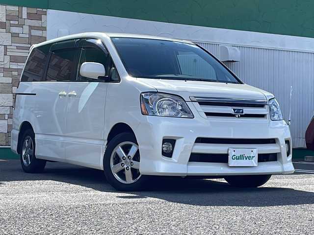 トヨタ ノア S 徳島県 2004(平16)年 2.3万km ホワイトパールマイカ 社外ナビ　AVIC-RW712/（DISC/SD/フルセグ/BT/）/バックカメラ/前方ドライブレコーダー　ZDR035/純正15インチアルミホイール/両側電動スライドドア/ハーフレザーシート/純正フロアマット/キセノンヘッドライト/リモコンキー/スペアキー/フェンダーポール/盗難防止装置/ダブルエアバック/新車時保証書