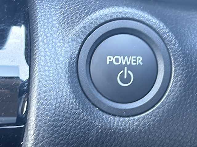 トヨタ ヤリスクロス ハイブリッド Z 鳥取県 2024(令6)年 1万km マッシブグレー Toyota Safety Sense/セーフティ・サポートカーS〈ワイド〉/プリクラッシュセーフティ（歩行者［昼夜］・自転車運転者［昼　夜］・自動二輪車［昼］検知機能付衝突回避支援タイプ／ミリ波レーダー＋単眼カメラ方式）/レーダークルーズコントロール（全車速追従機能付)/パノラミックビューモニター/Toyota純正ナビ/フルセグテレビ/AM/FM、CD/DVD/Bluetooth、iPod/ドアバイザー/プッシュスタート/ETC/ワンオーナー/スタッドレスタイヤ４本付き