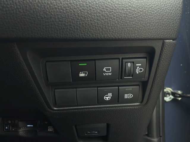 トヨタ ヤリスクロス ハイブリッド Z 秋田県 2024(令6)年 1万km マッシブグレー 4WD/セーフティセンス　/純正メモリナビ　/　　BT/フルセグTV/パノラミックビューモニター　/レーダークルーズコントロール　/LEDオートライト　/オートマチックハイビーム　/ハーフレザーシート　/前席シートヒーター　/純正18インチアルミホイール　/ステアリングヒーター/ステアリングスイッチ/ダウンヒルアシストコントロール/nanoeエアコン/スマートキー/ビルトインETC2.0