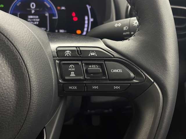 トヨタ ヤリスクロス ハイブリッド Z 秋田県 2024(令6)年 1万km マッシブグレー 4WD/セーフティセンス　/純正メモリナビ　/　　BT/フルセグTV/パノラミックビューモニター　/レーダークルーズコントロール　/LEDオートライト　/オートマチックハイビーム　/ハーフレザーシート　/前席シートヒーター　/純正18インチアルミホイール　/ステアリングヒーター/ステアリングスイッチ/ダウンヒルアシストコントロール/nanoeエアコン/スマートキー/ビルトインETC2.0