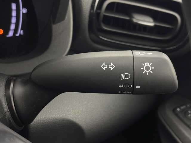 トヨタ ヤリスクロス ハイブリッド Z 秋田県 2024(令6)年 1万km マッシブグレー 4WD/セーフティセンス　/純正メモリナビ　/　　BT/フルセグTV/パノラミックビューモニター　/レーダークルーズコントロール　/LEDオートライト　/オートマチックハイビーム　/ハーフレザーシート　/前席シートヒーター　/純正18インチアルミホイール　/ステアリングヒーター/ステアリングスイッチ/ダウンヒルアシストコントロール/nanoeエアコン/スマートキー/ビルトインETC2.0