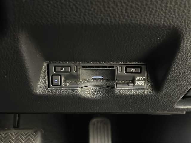 トヨタ ヤリスクロス ハイブリッド Z 秋田県 2024(令6)年 1万km マッシブグレー 4WD/セーフティセンス　/純正メモリナビ　/　　BT/フルセグTV/パノラミックビューモニター　/レーダークルーズコントロール　/LEDオートライト　/オートマチックハイビーム　/ハーフレザーシート　/前席シートヒーター　/純正18インチアルミホイール　/ステアリングヒーター/ステアリングスイッチ/ダウンヒルアシストコントロール/nanoeエアコン/スマートキー/ビルトインETC2.0