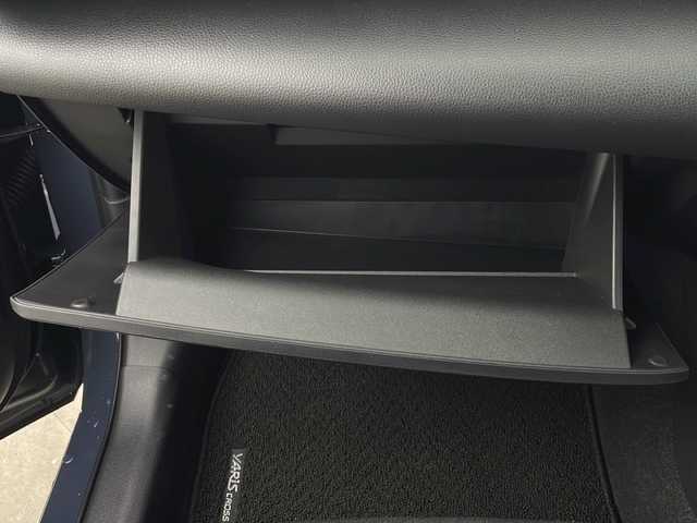 トヨタ ヤリスクロス ハイブリッド Z 秋田県 2024(令6)年 1万km マッシブグレー 4WD/セーフティセンス　/純正メモリナビ　/　　BT/フルセグTV/パノラミックビューモニター　/レーダークルーズコントロール　/LEDオートライト　/オートマチックハイビーム　/ハーフレザーシート　/前席シートヒーター　/純正18インチアルミホイール　/ステアリングヒーター/ステアリングスイッチ/ダウンヒルアシストコントロール/nanoeエアコン/スマートキー/ビルトインETC2.0