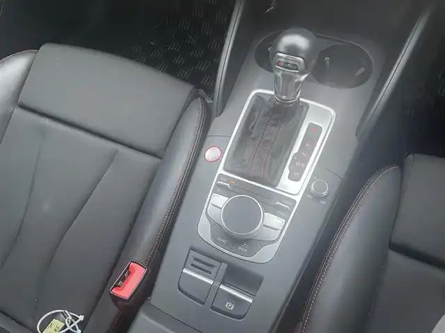 アウディ Ｓ３ セダン 滋賀県 2016(平28)年 8.8万km 黒 純正ナビ/ETC/バックカメラ/ドラレコ/アダプティブクルーズコントロール/ハーフレザーシート/LEDヘッドライト/前後コーナーセンサー/VDC