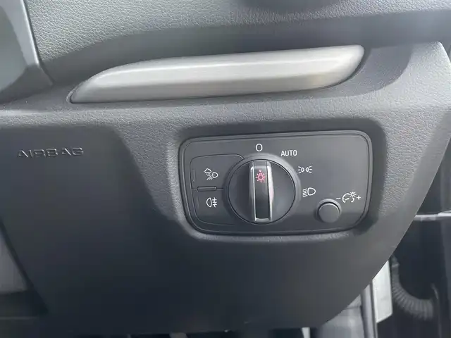 アウディ Ｓ３ セダン 滋賀県 2016(平28)年 8.8万km 黒 純正ナビ/ETC/バックカメラ/ドラレコ/アダプティブクルーズコントロール/ハーフレザーシート/LEDヘッドライト/前後コーナーセンサー/VDC