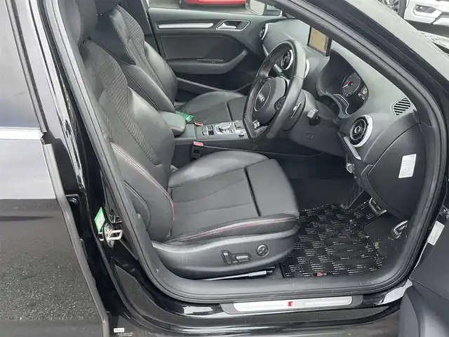 アウディ Ｓ３ セダン 滋賀県 2016(平28)年 8.8万km 黒 純正ナビ/ETC/バックカメラ/ドラレコ/アダプティブクルーズコントロール/ハーフレザーシート/LEDヘッドライト/前後コーナーセンサー/VDC