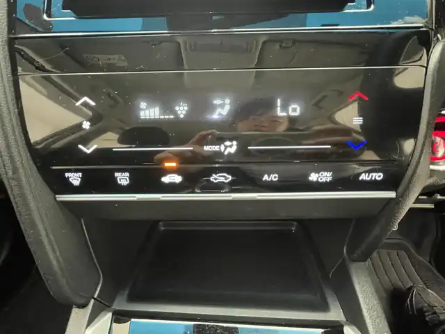 ホンダ シャトル ハイブリッド ホンダセンシング 兵庫県 2022(令4)年 5.8万km ルナシルバーM ホンダセンシング/社外メモリーナビ/（AM＆FM＆BT）/バックカメラ/ビルトインETC/レーダークルーズコントロール/オートライト/LEDライト/社外フロアマット/スマートキー/プッシュスタート/Wエアバッグ/スペアキー有り