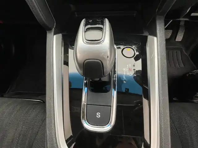 ホンダ シャトル ハイブリッド ホンダセンシング 兵庫県 2022(令4)年 5.8万km ルナシルバーM ホンダセンシング/社外メモリーナビ/（AM＆FM＆BT）/バックカメラ/ビルトインETC/レーダークルーズコントロール/オートライト/LEDライト/社外フロアマット/スマートキー/プッシュスタート/Wエアバッグ/スペアキー有り