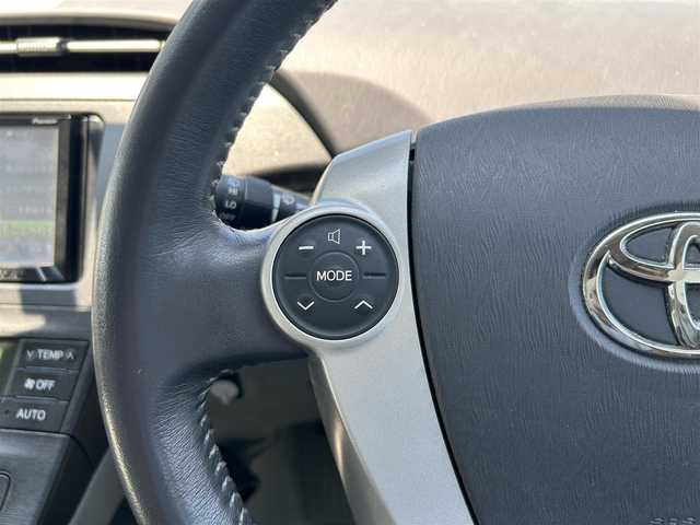 トヨタ プリウス S　LEDエディション 埼玉県 2010(平22)年 8.1万km ダークバイオレットマイカメタリック HDDナビ 品番：AVIC-ZH07/（フルセグTV/AM/FM/BT）/純正17インチAW/ＥＴＣ/純正ドアバイザー/純正フロアマット/横滑り防止装置/オートライト/トノカバー/電動格納ミラー/ステアリングスイッチ/スマートキー/プッシュスタート/スペアキー1本/ナビ/車両取扱説明書/保証書