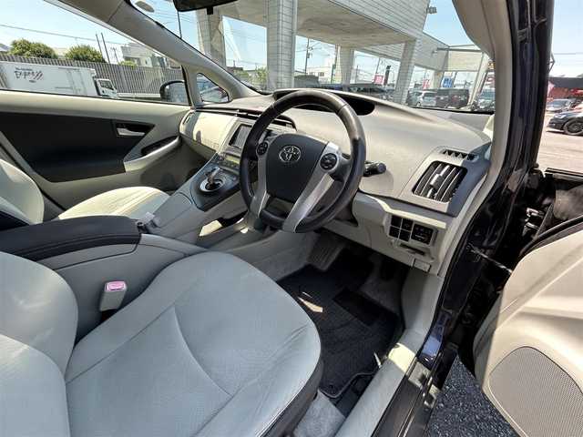 トヨタ プリウス S　LEDエディション 埼玉県 2010(平22)年 8.1万km ダークバイオレットマイカメタリック HDDナビ 品番：AVIC-ZH07/（フルセグTV/AM/FM/BT）/純正17インチAW/ＥＴＣ/純正ドアバイザー/純正フロアマット/横滑り防止装置/オートライト/トノカバー/電動格納ミラー/ステアリングスイッチ/スマートキー/プッシュスタート/スペアキー1本/ナビ/車両取扱説明書/保証書