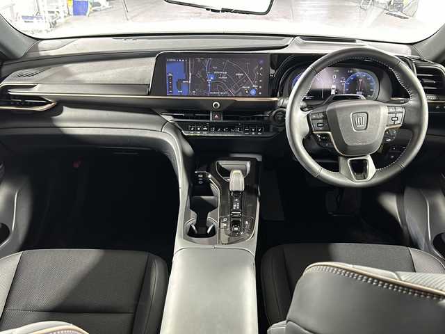 トヨタ クラウン スポーツ Z 沖縄県 2024(令6)年 0.6万km プレシャスホワイトパール 県外仕入/禁煙車/純正12.3インチディスプレイオーディオ/BT/フルセグ/パノラミックビューモニター/デジタルインナーミラー/ビルトインETC2.0/ドライブレコーダー/トヨタセーフティセンス/プリクラッシュセーフティ/レーンキープアシスト/レーダークルーズコントロール/クリアランスソナー/横滑り防止装置/パーキングアシスト/ブラインドスポットモニター/オートマチックハイビーム/ヘッドライトウォッシャー/LEDヘッドライト/オートライト/アイドリングストップ/パワーバックドア/レザーシート/D+N席シートヒーター/D+N席シートエアコン/D+N席パワーシート/ステアリングヒーター/アクセサリーコンセント/純正21インチAW/純正フロアマット/プッシュスタート/スマートキー