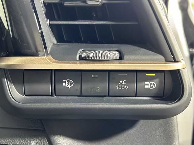 トヨタ クラウン スポーツ Z 沖縄県 2024(令6)年 0.6万km プレシャスホワイトパール 県外仕入/禁煙車/純正12.3インチディスプレイオーディオ/BT/フルセグ/パノラミックビューモニター/デジタルインナーミラー/ビルトインETC2.0/ドライブレコーダー/トヨタセーフティセンス/プリクラッシュセーフティ/レーンキープアシスト/レーダークルーズコントロール/クリアランスソナー/横滑り防止装置/パーキングアシスト/ブラインドスポットモニター/オートマチックハイビーム/ヘッドライトウォッシャー/LEDヘッドライト/オートライト/アイドリングストップ/パワーバックドア/レザーシート/D+N席シートヒーター/D+N席シートエアコン/D+N席パワーシート/ステアリングヒーター/アクセサリーコンセント/純正21インチAW/純正フロアマット/プッシュスタート/スマートキー